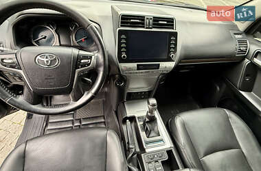 Внедорожник / Кроссовер Toyota Land Cruiser Prado 2020 в 