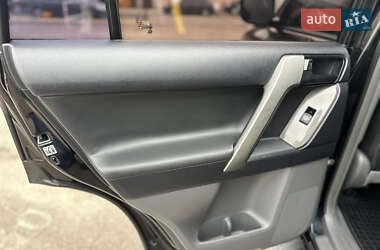 Внедорожник / Кроссовер Toyota Land Cruiser Prado 2012 в 