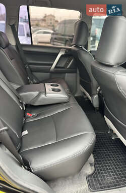 Внедорожник / Кроссовер Toyota Land Cruiser Prado 2012 в 