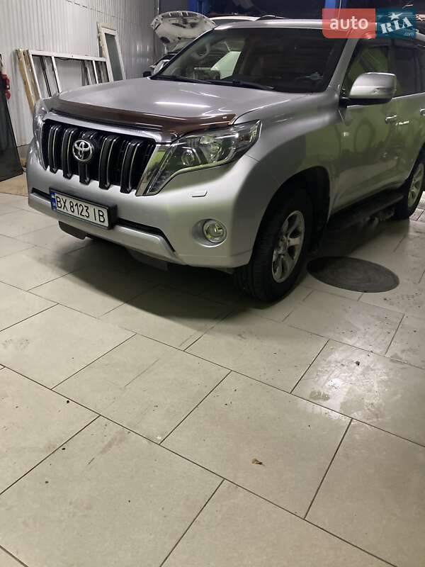 Позашляховик / Кросовер Toyota Land Cruiser Prado 2016 в Хмельницькому фото 14 Позашляховик / Кросовер Toyota Land Cruiser Prado 2016 в Хмельницькому