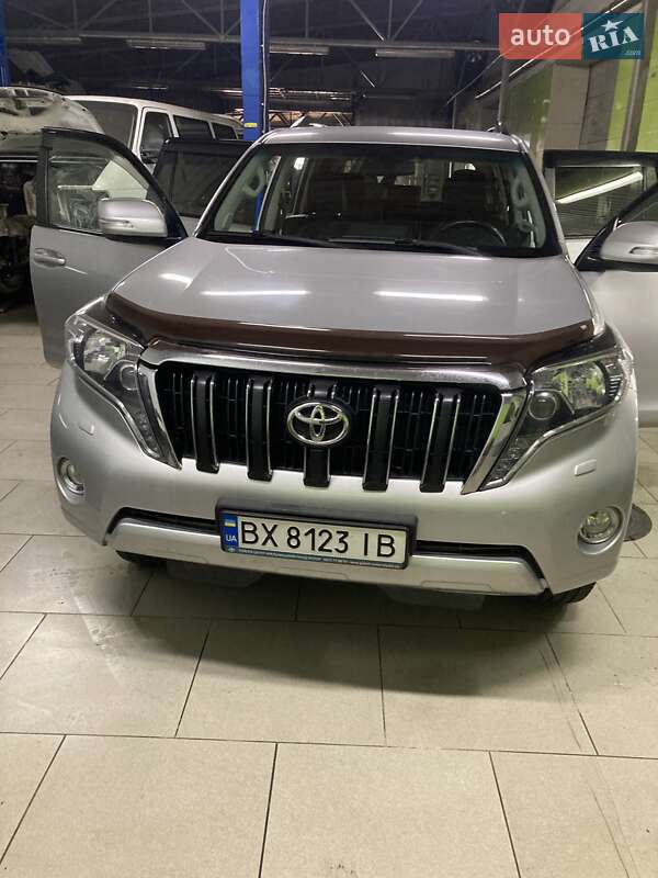 Позашляховик / Кросовер Toyota Land Cruiser Prado 2016 в Хмельницькому фото 26 Позашляховик / Кросовер Toyota Land Cruiser Prado 2016 в Хмельницькому