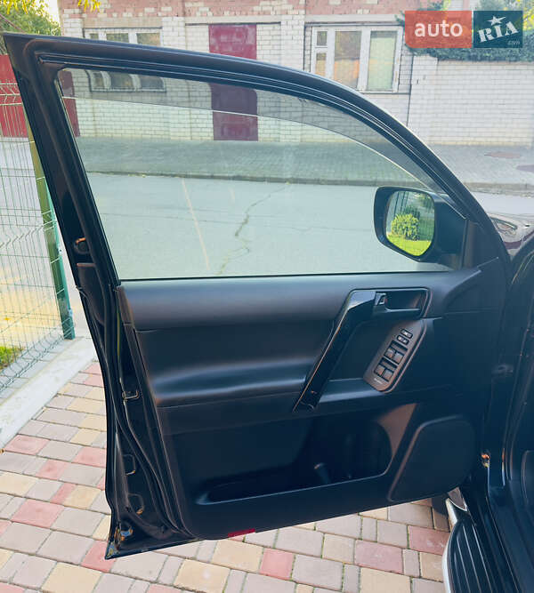 Внедорожник / Кроссовер Toyota Land Cruiser Prado 2014 в Херсоне