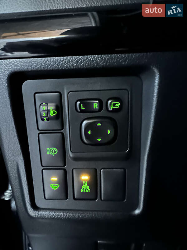 Внедорожник / Кроссовер Toyota Land Cruiser Prado 2014 в Херсоне