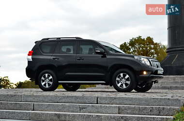 Внедорожник / Кроссовер Toyota Land Cruiser Prado 2012 в 