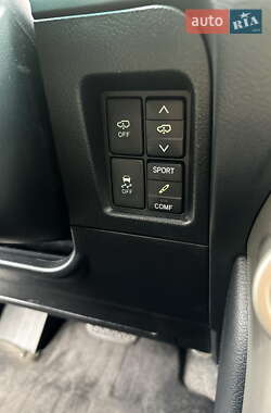Внедорожник / Кроссовер Toyota Land Cruiser Prado 2012 в 