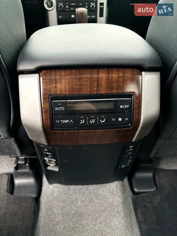 Позашляховик / Кросовер Toyota Land Cruiser Prado 2012 в Житомирі