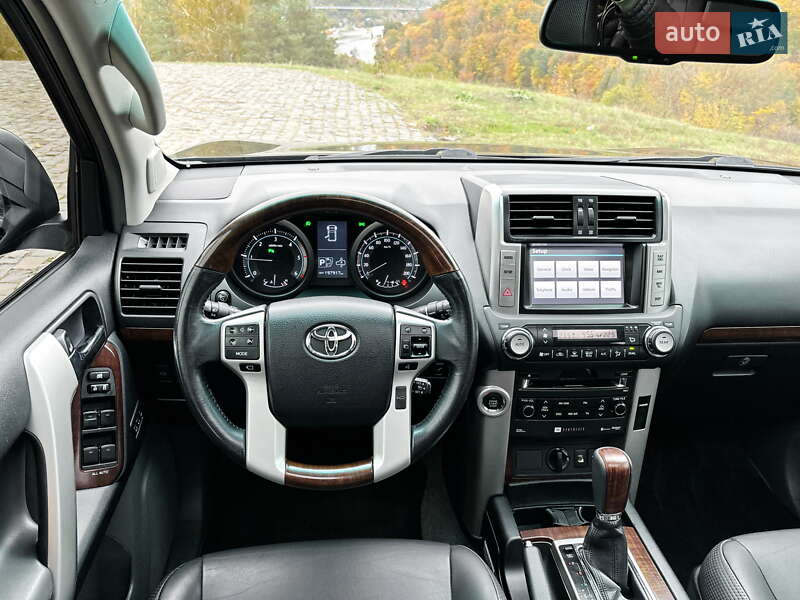 Позашляховик / Кросовер Toyota Land Cruiser Prado 2012 в Житомирі