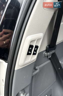Внедорожник / Кроссовер Toyota Land Cruiser Prado 2012 в 