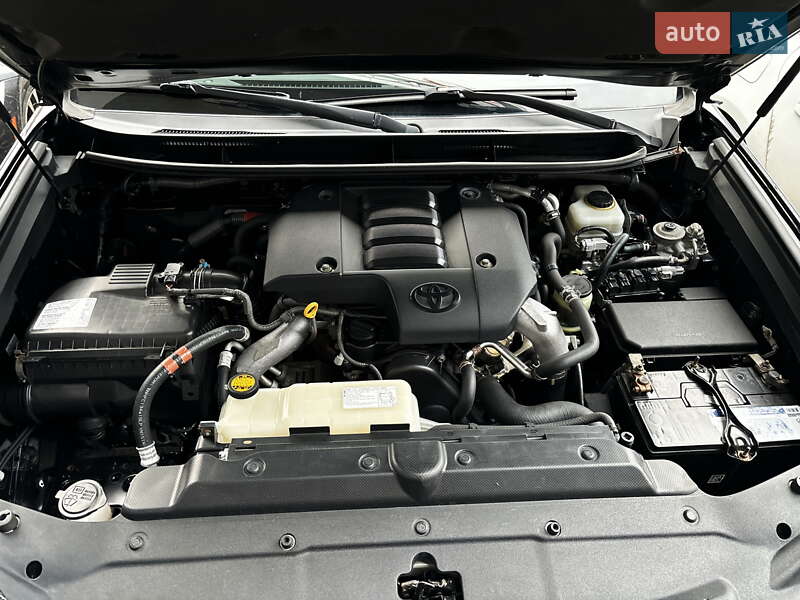 Позашляховик / Кросовер Toyota Land Cruiser Prado 2012 в Житомирі