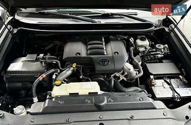 Внедорожник / Кроссовер Toyota Land Cruiser Prado 2012 в 