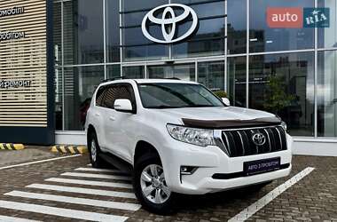 Внедорожник / Кроссовер Toyota Land Cruiser Prado 2019 в 
