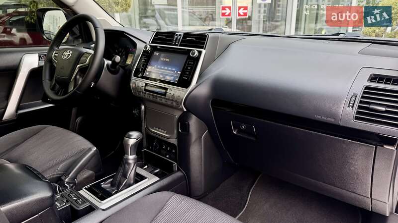 Позашляховик / Кросовер Toyota Land Cruiser Prado 2019 в Чернігові