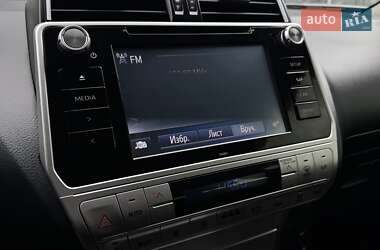 Внедорожник / Кроссовер Toyota Land Cruiser Prado 2019 в 