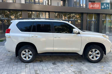 Внедорожник / Кроссовер Toyota Land Cruiser Prado 2011 в 