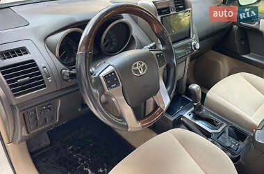 Внедорожник / Кроссовер Toyota Land Cruiser Prado 2011 в 