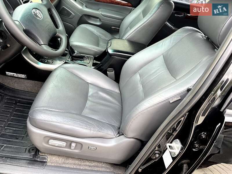 Позашляховик / Кросовер Toyota Land Cruiser Prado 2005 в Дніпрі