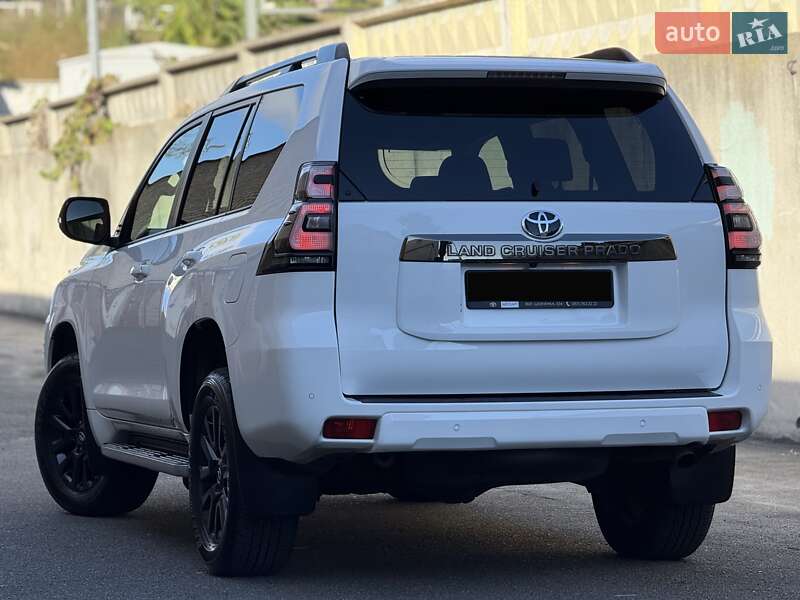 Toyota Land Cruiser Prado 2021