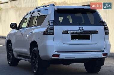 Позашляховик / Кросовер Toyota Land Cruiser Prado 2021 в  фото 12 Позашляховик / Кросовер Toyota Land Cruiser Prado 2021 в
