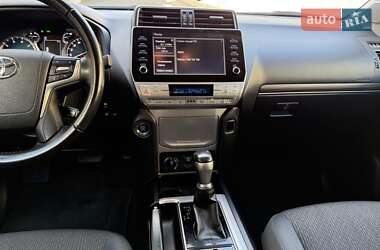 Позашляховик / Кросовер Toyota Land Cruiser Prado 2021 в  фото 26 Позашляховик / Кросовер Toyota Land Cruiser Prado 2021 в