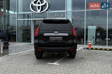 Внедорожник / Кроссовер Toyota Land Cruiser Prado 2019 в 