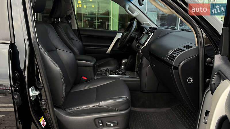 Внедорожник / Кроссовер Toyota Land Cruiser Prado 2019 в Ровно