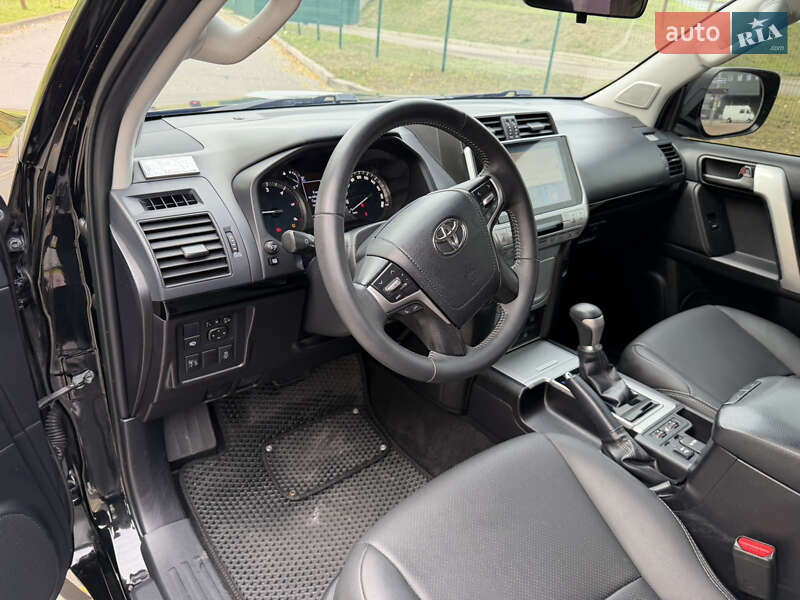 Внедорожник / Кроссовер Toyota Land Cruiser Prado 2018 в Киеве фото 19 Внедорожник / Кроссовер Toyota Land Cruiser Prado 2018 в Киеве
