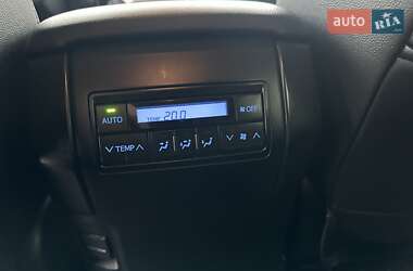 Позашляховик / Кросовер Toyota Land Cruiser Prado 2019 в 