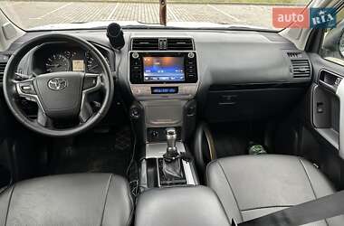 Позашляховик / Кросовер Toyota Land Cruiser Prado 2019 в 