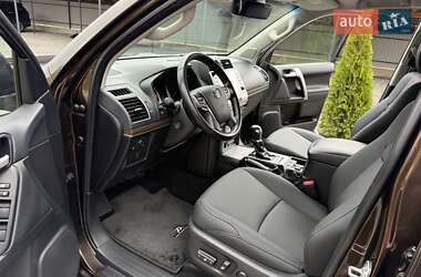 Позашляховик / Кросовер Toyota Land Cruiser Prado 2022 в 
