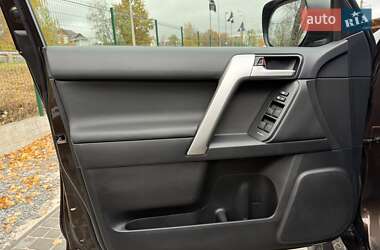 Позашляховик / Кросовер Toyota Land Cruiser Prado 2022 в 