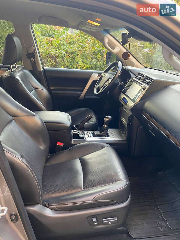 Позашляховик / Кросовер Toyota Land Cruiser Prado 2020 в Кам'янець-Подільському фото 9 Позашляховик / Кросовер Toyota Land Cruiser Prado 2020 в Кам'янець-Подільському