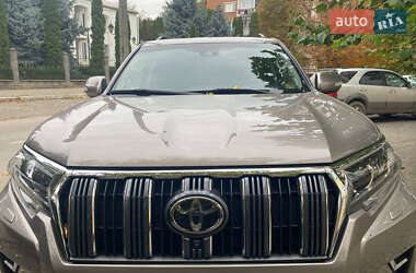 Внедорожник / Кроссовер Toyota Land Cruiser Prado 2020 в 