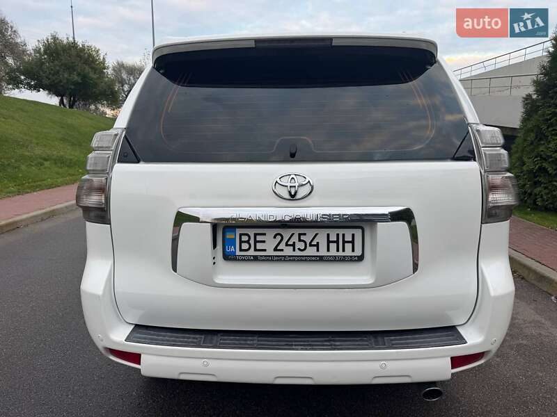Позашляховик / Кросовер Toyota Land Cruiser Prado 2010 в Києві