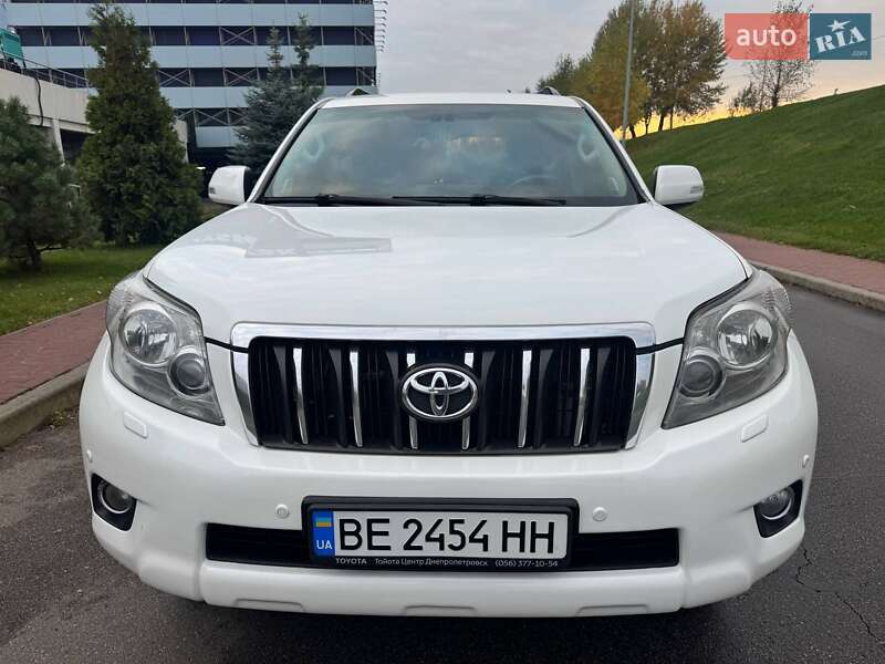 Позашляховик / Кросовер Toyota Land Cruiser Prado 2010 в Києві