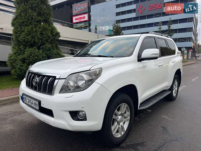 Позашляховик / Кросовер Toyota Land Cruiser Prado 2010 в Києві