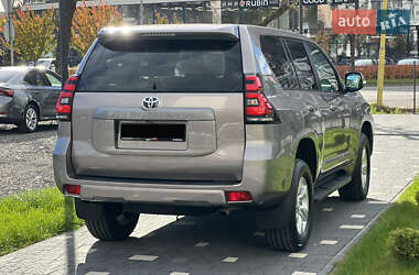 Внедорожник / Кроссовер Toyota Land Cruiser Prado 2018 в 
