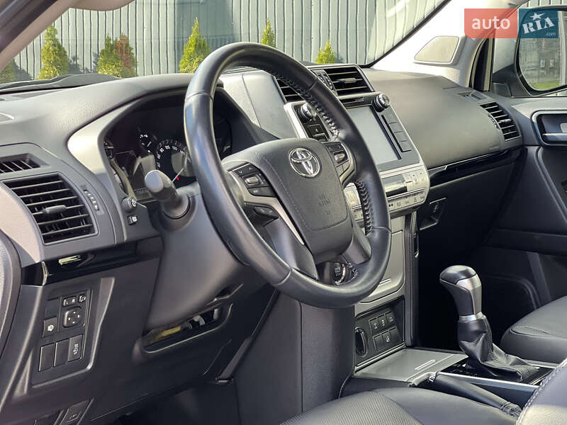 Позашляховик / Кросовер Toyota Land Cruiser Prado 2018 в Ужгороді фото 27 Позашляховик / Кросовер Toyota Land Cruiser Prado 2018 в Ужгороді