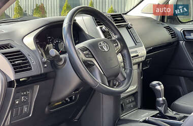 Внедорожник / Кроссовер Toyota Land Cruiser Prado 2018 в 