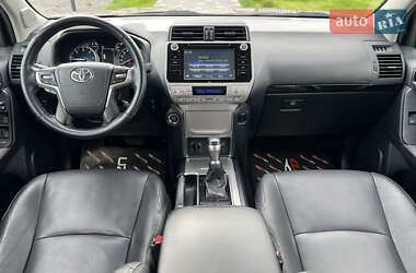 Внедорожник / Кроссовер Toyota Land Cruiser Prado 2018 в 