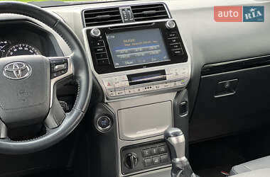 Внедорожник / Кроссовер Toyota Land Cruiser Prado 2018 в 