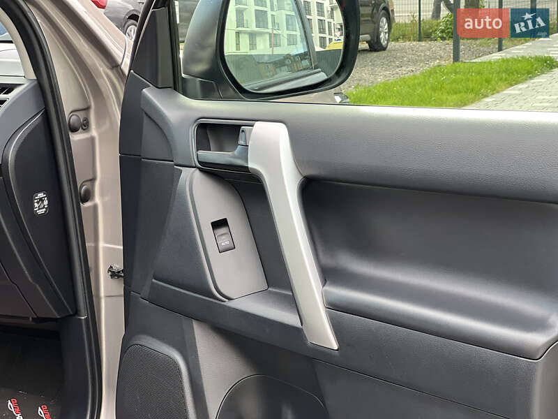 Позашляховик / Кросовер Toyota Land Cruiser Prado 2018 в Ужгороді фото 46 Позашляховик / Кросовер Toyota Land Cruiser Prado 2018 в Ужгороді