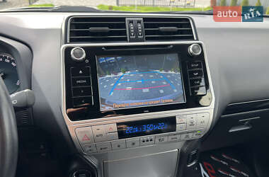 Внедорожник / Кроссовер Toyota Land Cruiser Prado 2018 в 