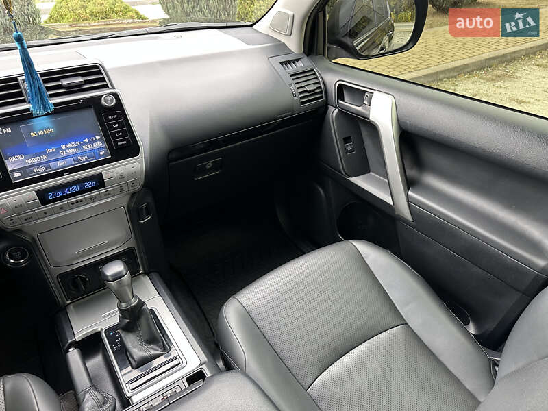 Внедорожник / Кроссовер Toyota Land Cruiser Prado 2019 в Днепре фото 26 Внедорожник / Кроссовер Toyota Land Cruiser Prado 2019 в Днепре