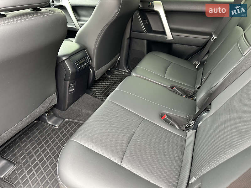 Внедорожник / Кроссовер Toyota Land Cruiser Prado 2019 в Днепре фото 31 Внедорожник / Кроссовер Toyota Land Cruiser Prado 2019 в Днепре
