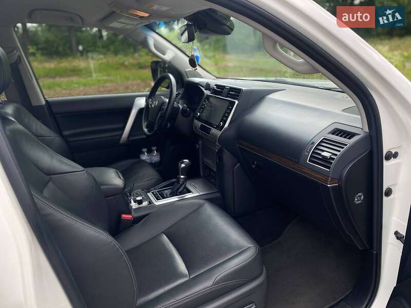 Внедорожник / Кроссовер Toyota Land Cruiser Prado 2020 в Киеве фото 22 Внедорожник / Кроссовер Toyota Land Cruiser Prado 2020 в Киеве