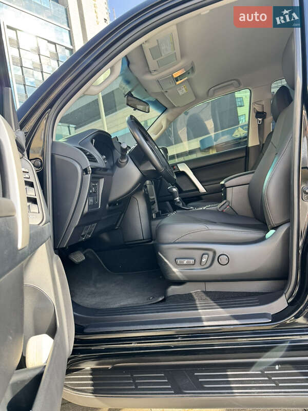 Внедорожник / Кроссовер Toyota Land Cruiser Prado 2023 в Харькове