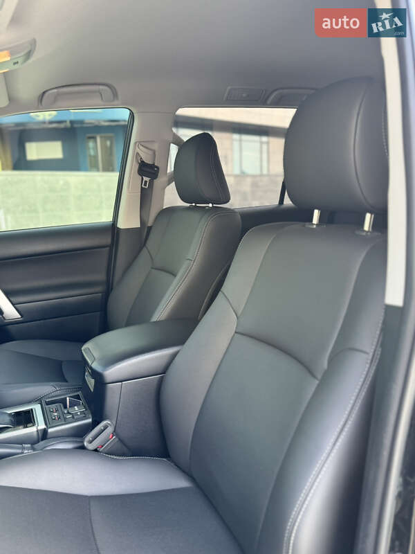 Внедорожник / Кроссовер Toyota Land Cruiser Prado 2023 в Харькове