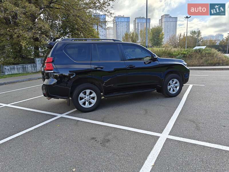 Позашляховик / Кросовер Toyota Land Cruiser Prado 2019 в Києві фото 4 Позашляховик / Кросовер Toyota Land Cruiser Prado 2019 в Києві
