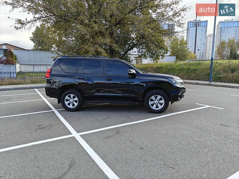 Позашляховик / Кросовер Toyota Land Cruiser Prado 2019 в Києві фото 16 Позашляховик / Кросовер Toyota Land Cruiser Prado 2019 в Києві