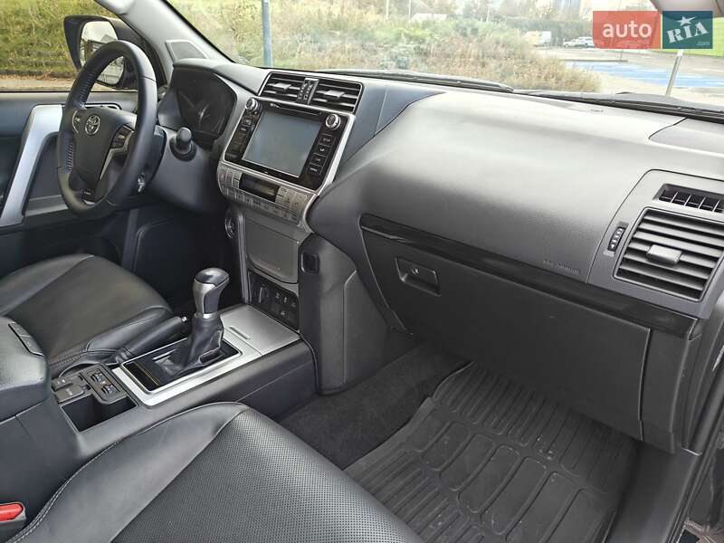 Позашляховик / Кросовер Toyota Land Cruiser Prado 2019 в Києві фото 19 Позашляховик / Кросовер Toyota Land Cruiser Prado 2019 в Києві